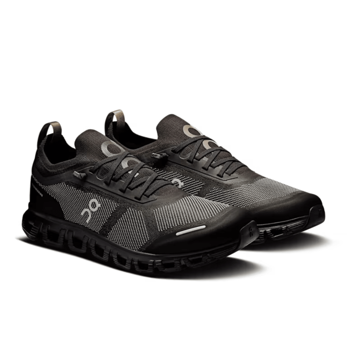 Cloud 6 Versa Black Eclipse Sneakers on feet Dubai