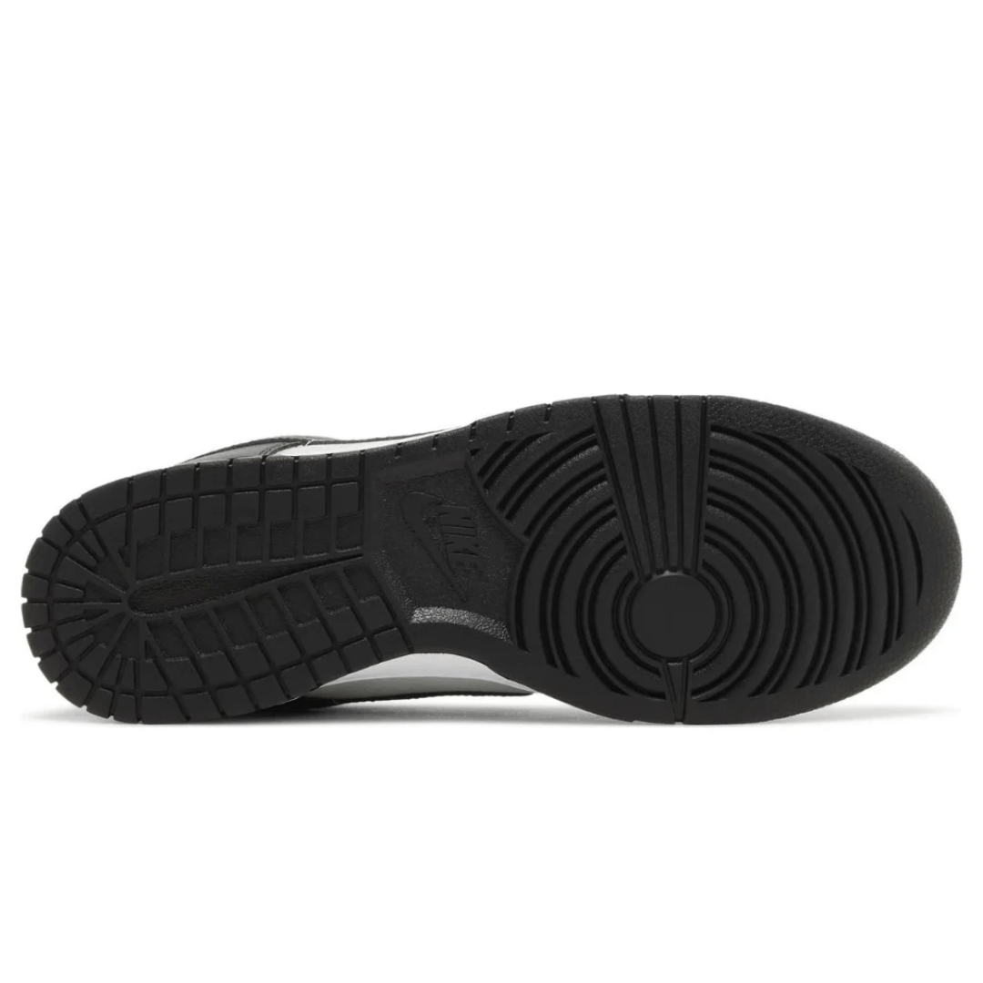 Lifestyle Shot Nike Dunk Low UAE