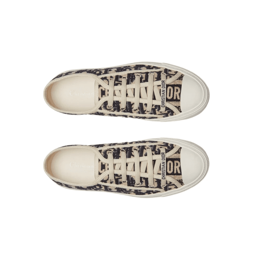 WALK’N’DIOR Sneaker Blue Dior Oblique Embroidered Canvas on feet Dubai