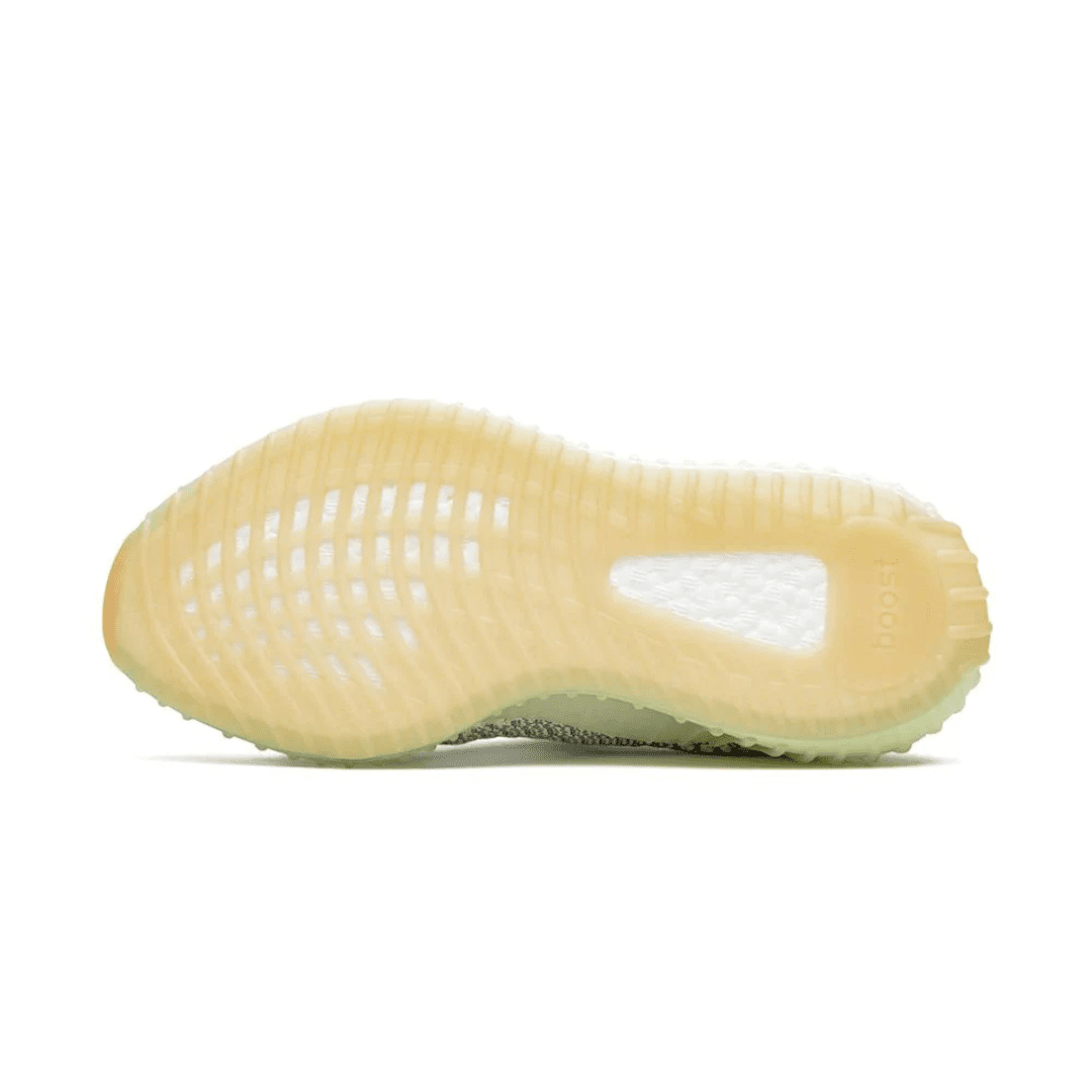 Yeezy Boost 350 V2 Yeshaya heel view